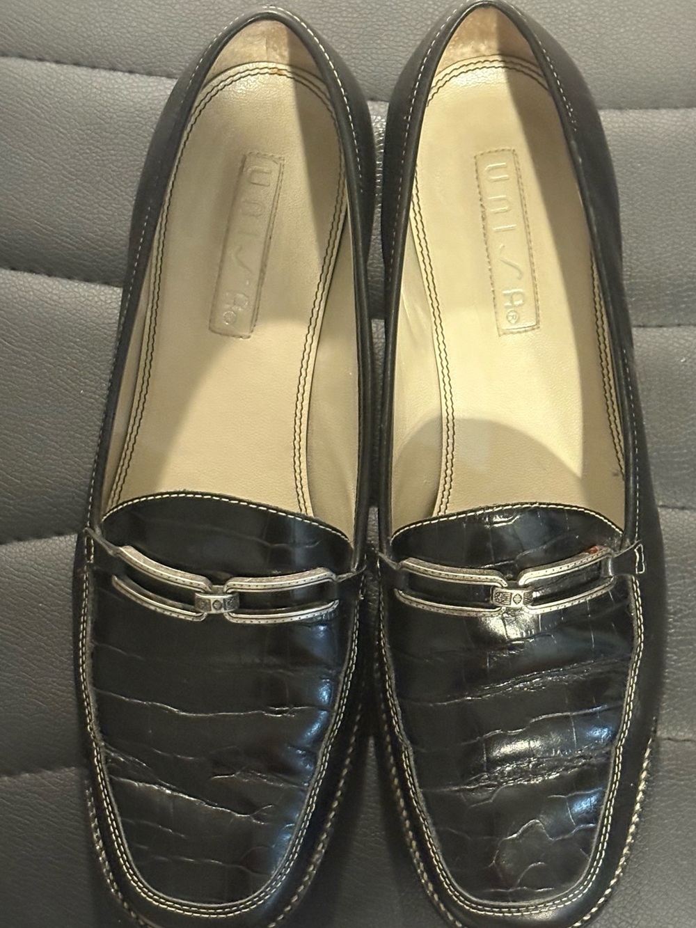 VTG Y2K Unisa Black Women”s  Leather Bit Loafers